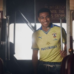 Hombre Southampton temporada 2025/26 50.º aniversario camiseta