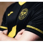 Niño Brentford 2025/26 Camiseta Especial Hard-Fi CCTV Niño Brentford 2025/26 Camiseta Especial Hard-Fi CCTV