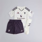 Conjunto de Visitante Niño Manchester United 2025/26