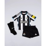 Conjunto Niño Newcastle United 2025/26 Local Conjunto Niño Newcastle United 2025/26 Local